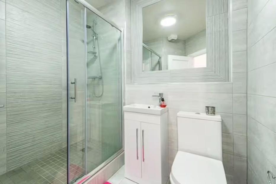 Centrally Located, Disc0unt Via What App !beautiful ! Check The Number From The Photo !! Dublin