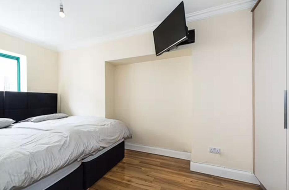 Apartment Centrally Located, Disc0unt Via What App !beautiful ! Check The Number From The Photo !! *